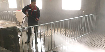 畜牧養殖場豬舍適用什么高壓清洗方式最好？